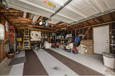 12167 Parkwood Place, Maryland Heights, MO 63043 - Photo 32