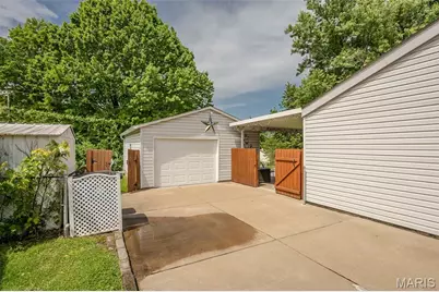 12167 Parkwood Place, Maryland Heights, MO 63043 - Photo 30