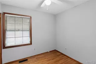 1742 Bradshaw Dr, Saint Louis, MO 63136 - Photo 12