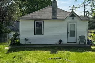 223 Fairview Ln, Ferguson, MO 63135 - Photo 2