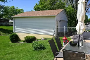 10022 Elise Dr, Lakeshire, MO 63123 - Photo 8