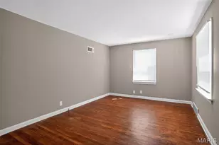 8211 Montreal Dr, Saint Louis, MO 63132 - Photo 16