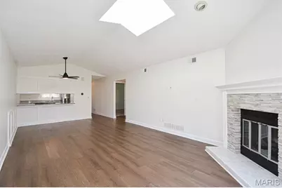 5539 Duchesne Parque Drive, Saint Louis, MO 63128 - Photo 12