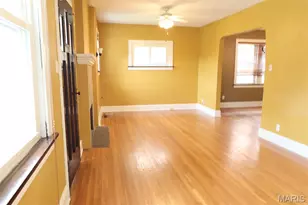 6406 Woodbine Ct, Saint Louis, MO 63109 - Photo 2