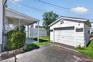 10655 St Stephen Ln, Saint Ann, MO 63074 - Photo 2