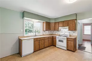 1275 St Mark Dr, Florissant, MO 63031 - Photo 10