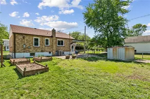 1275 St Mark Dr, Florissant, MO 63031 - Photo 24