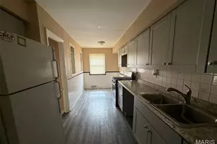 1082 Fontaine Pl, Saint Louis, MO 63137 - Photo 6