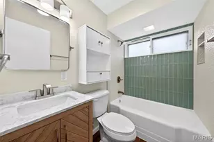 8205 Midwood Ave, Berkeley, MO 63134 - Photo 10