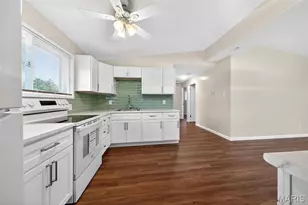 8205 Midwood Ave, Berkeley, MO 63134 - Photo 6