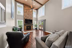 7039 Broken Oak Dr, Saint Louis, MO 63129 - Photo 8