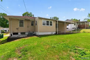 1417 Corinth Dr, Saint Louis, MO 63137 - Photo 2
