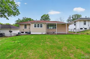 1417 Corinth Dr, Saint Louis, MO 63137 - Photo 8