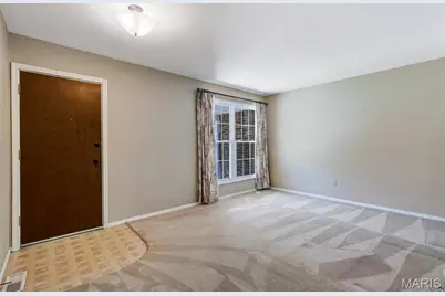5615 Chalet Manor Court, Saint Louis, MO 63129 - Photo 4