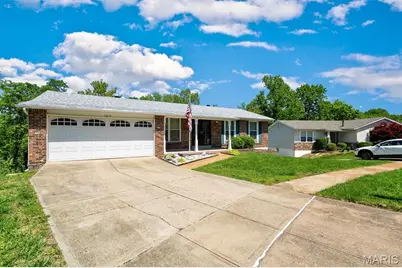 5615 Chalet Manor Court, Saint Louis, MO 63129 - Photo 2