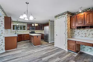 8679 General Grant Ln, Crestwood, MO 63123 - Photo 12