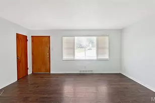 8930 Sides Ct, Jennings, MO 63136 - Photo 2