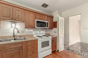 4882 Arevalo Dr, Saint Louis, MO 63128 - Photo 20