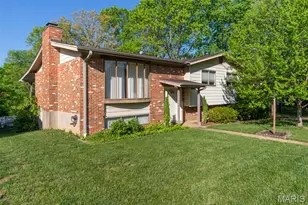 4882 Arevalo Dr, Saint Louis, MO 63128 - Photo 2