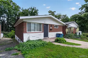 6751 Kenwood Dr, Saint Louis, MO 63121 - Photo 2