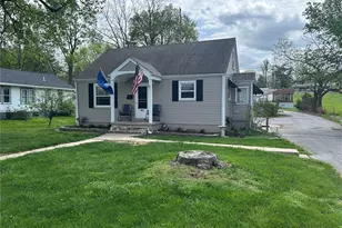 530 Hall St, Troy, MO 63379 - Photo 2