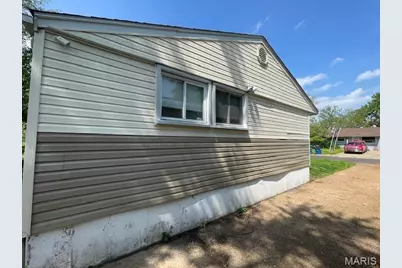 146 Roderick Drive, Saint Louis, MO 63137 - Photo 2
