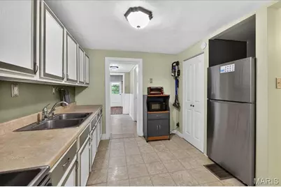 11378 Burgess Avenue, Bridgeton, MO 63044 - Photo 10