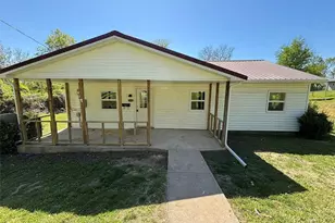 1035 Reservoir St, Hannibal, MO 63401 - Photo 1