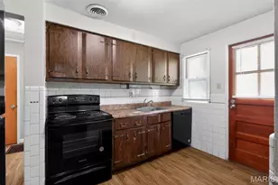 10220 Tappan Dr, Saint Louis, MO 63137 - Photo 22