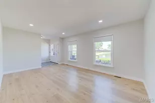 2060 Aqueduct Dr, Florissant, MO 63033 - Photo 6