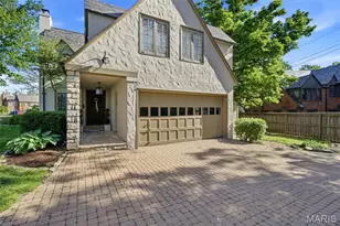 36 Algonquin Wood Pl, Glendale, MO 63122 - Photo 4