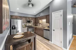 905 Hanna Pl Ct, Manchester, MO 63021 - Photo 2