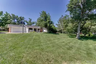 713 Barham Down Dr, Ballwin, MO 63011 - Photo 44