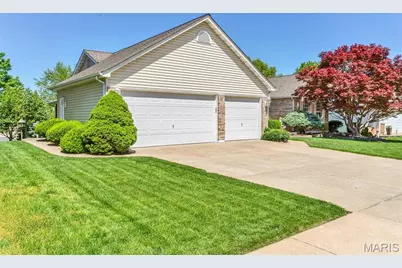 2134 Autumn Wood Drive, Saint Charles, MO 63303 - Photo 2