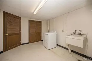 1889 N Signal Hills Dr, Kirkwood, MO 63122 - Photo 32