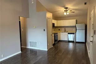 1935 Marine Terrace Dr, Maryland Heights, MO 63146 - Photo 8