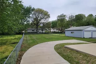 225 S Barat Ave, Ferguson, MO 63135 - Photo 4