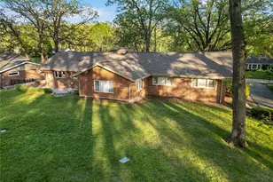 8827 Rock Forest Dr, Grantwood Village, MO 63123 - Photo 58
