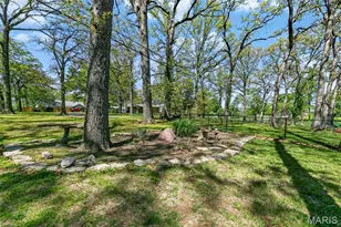 8827 Rock Forest Dr, Grantwood Village, MO 63123 - Photo 10