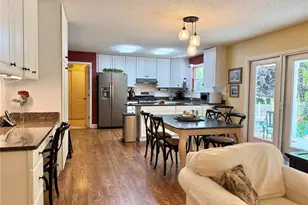 225 E Governor Pl, Saint Charles, MO 63301 - Photo 4