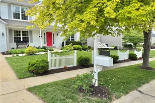 225 E Governor Pl, Saint Charles, MO 63301 - Photo 32
