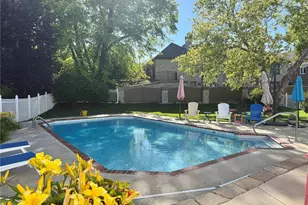 225 E Governor Pl, Saint Charles, MO 63301 - Photo 26