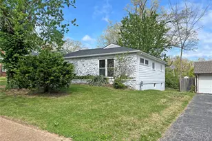 1027 Leawood Dr, Saint Louis, MO 63126 - Photo 2
