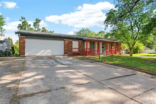 3655 Stonehaven Dr, Florissant, MO 63033 - Photo 2