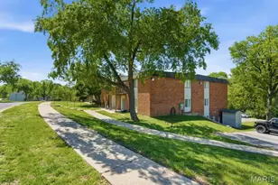 2741 Westphalia Ct, Saint Louis, MO 63129 - Photo 26