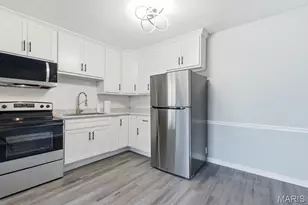 2741 Westphalia Ct, Saint Louis, MO 63129 - Photo 2