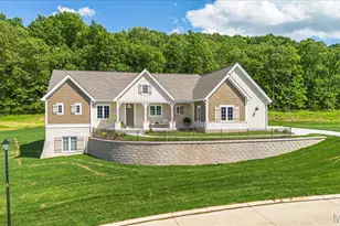 477 Parkview Ln, Eureka, MO 63025 - Photo 2
