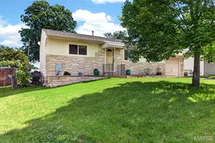 209 Freeman Dr, Mehlville, MO 63129 - Photo 4