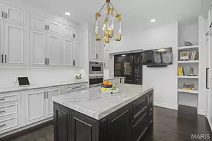 7 Greenbriar Dr, Ladue, MO 63124 - Photo 8