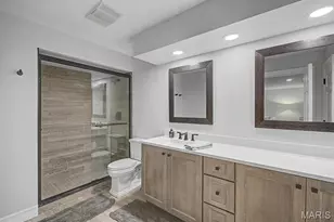 7 Greenbriar Dr, Ladue, MO 63124 - Photo 50